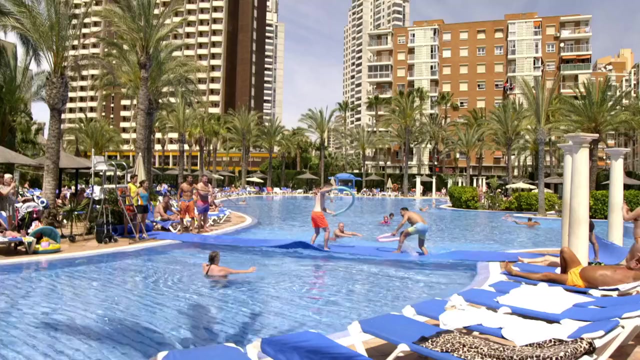 Benidorm: 10 Years on Holiday screenshot 1