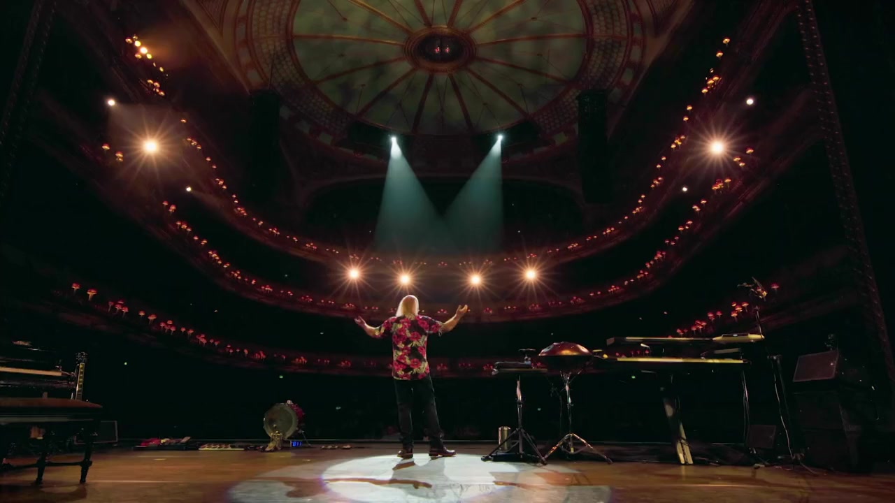 Bill Bailey: Larks in Transit screenshot 3