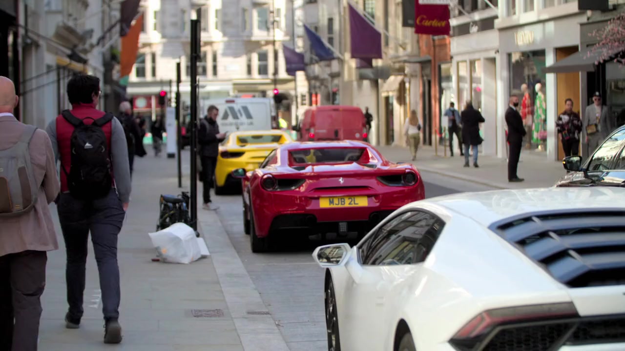 Billion Pound Bond Street screenshot 2