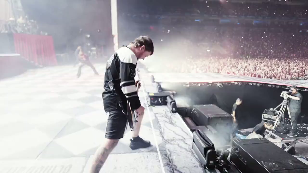 Bring Me the Horizon: L.I.V.E. in São Paulo screenshot 1