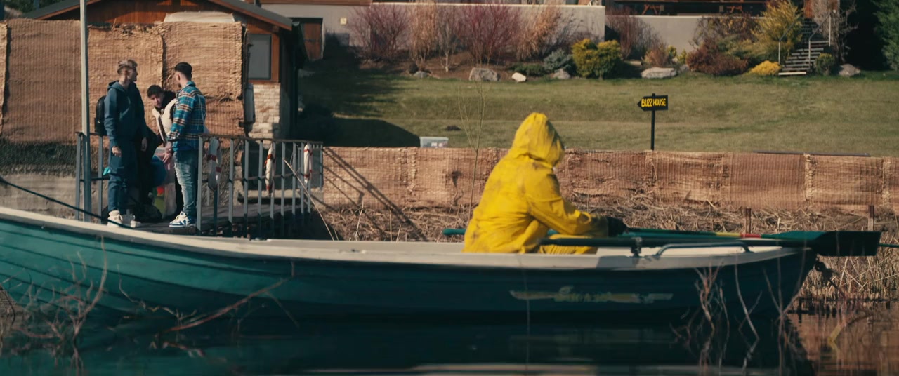 Buzz House: The Movie screenshot 1