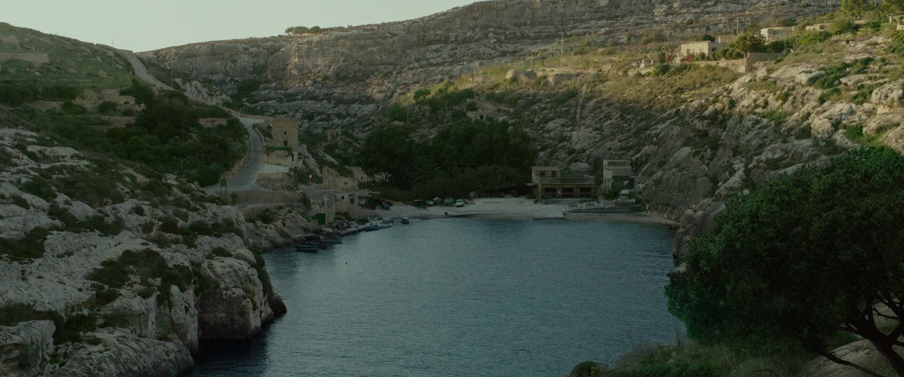 By the Sea screenshot 2