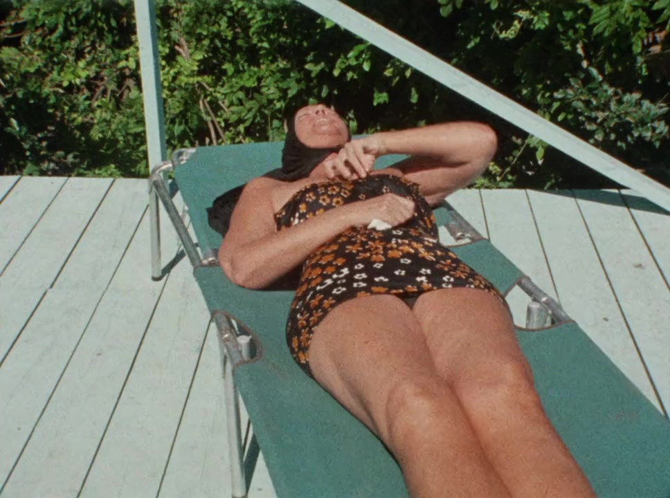 Grey Gardens screenshot 2