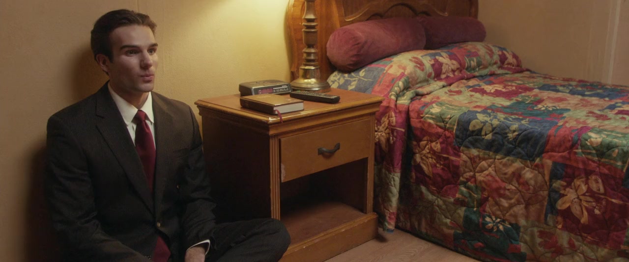 Gun and a Hotel Bible screenshot 3