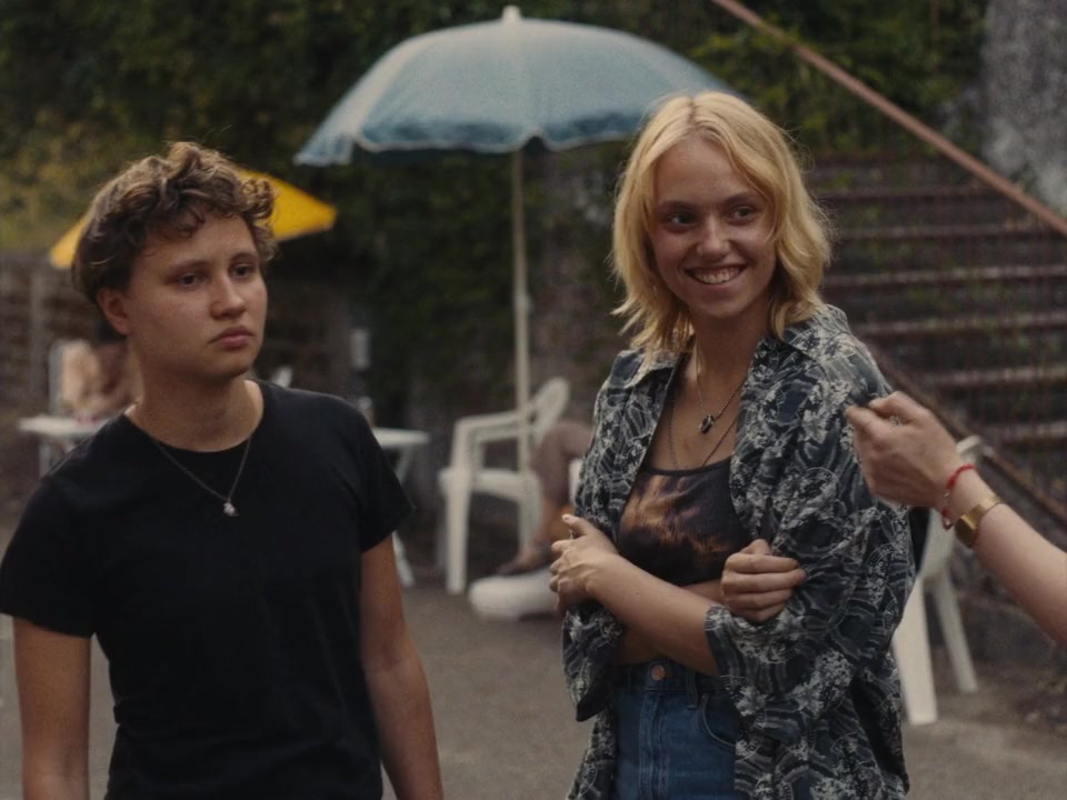 Dead Girls Dancing screenshot 1