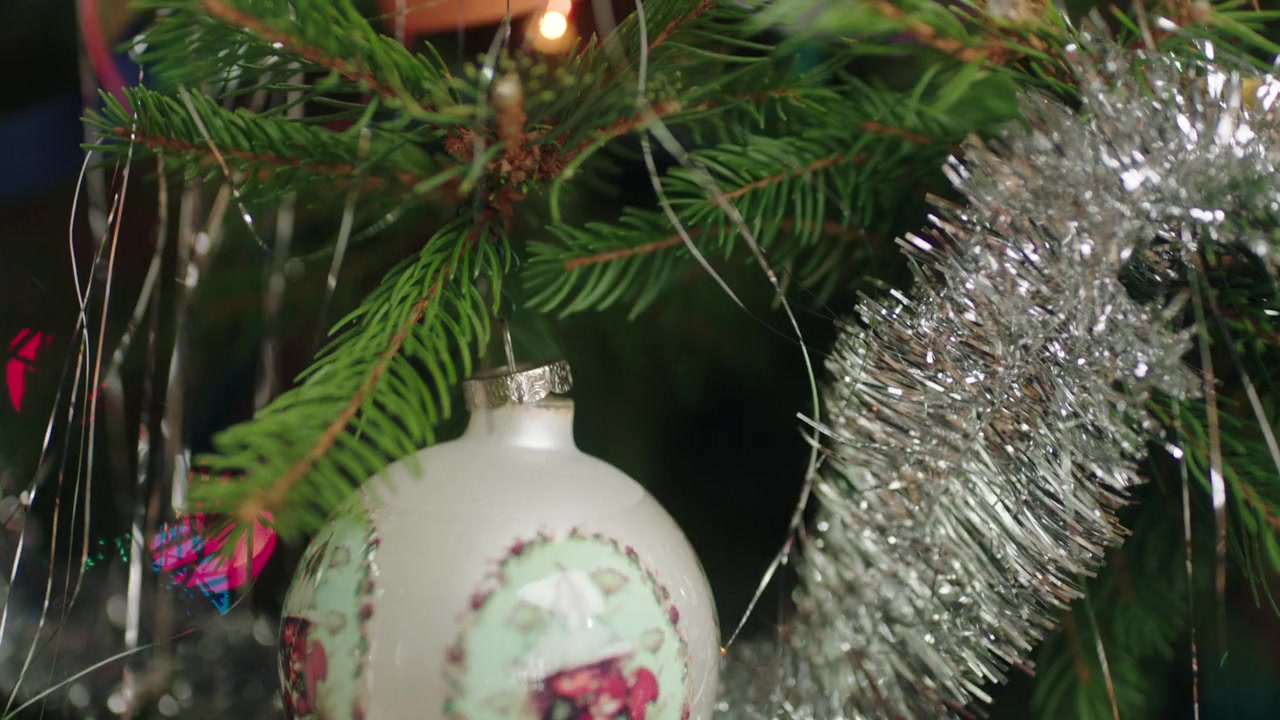 Deck the Halls on Cherry Lane screenshot 2