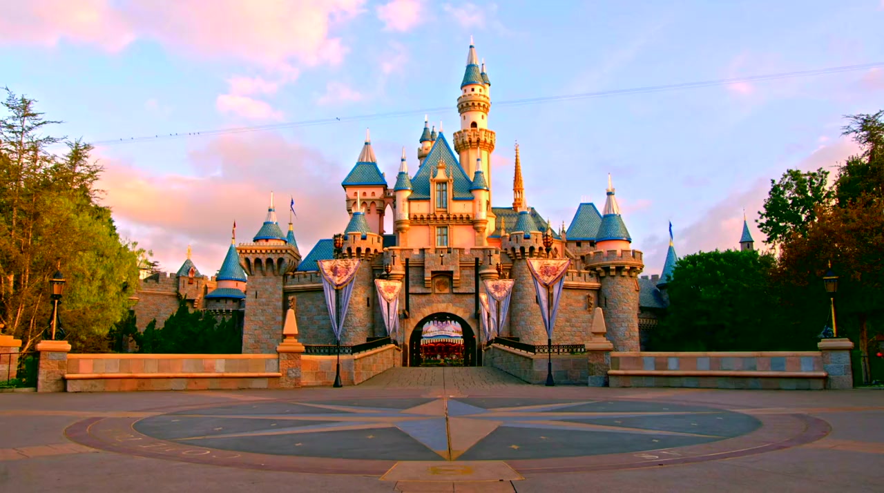Decorating Disney: Holiday Magic screenshot 2