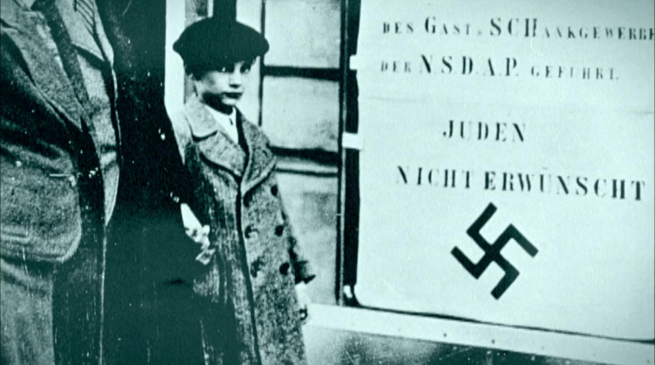 Defying the Nazis: The Sharps' War screenshot 3