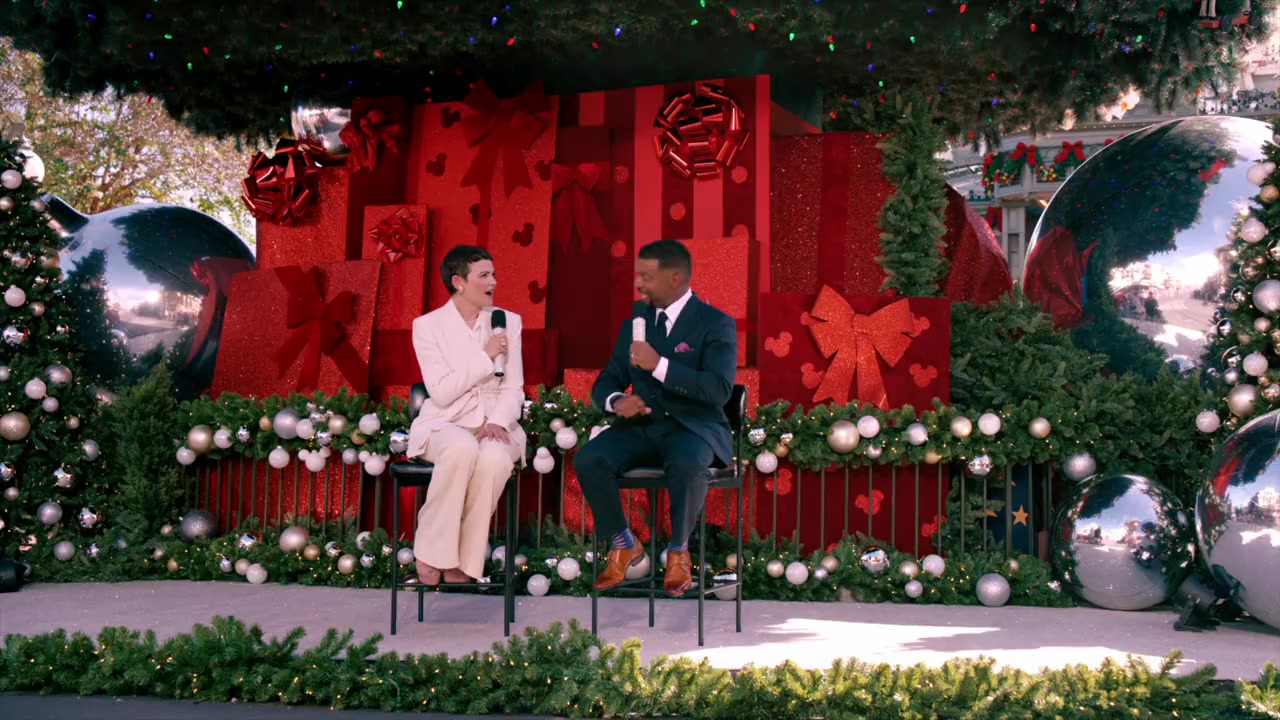 Disney Parks Magical Christmas Day Parade screenshot 1