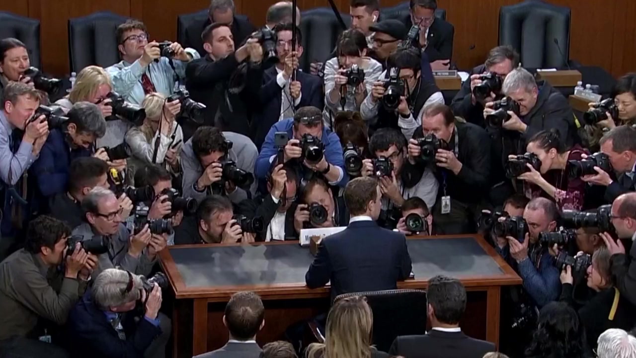 Inside Facebook: Secrets of the Social Network screenshot 2