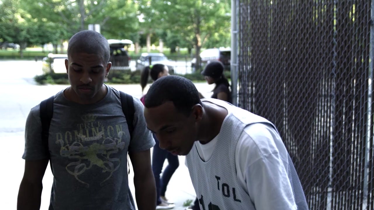 Englewood: The Growing Pains in Chicago screenshot 1