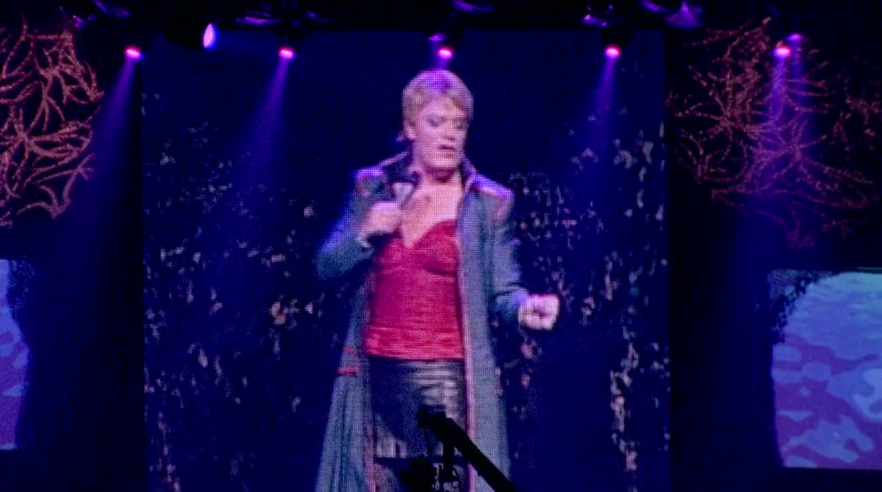 Eddie Izzard: Live from Wembley screenshot 1