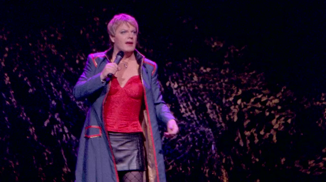 Eddie Izzard: Live from Wembley screenshot 2
