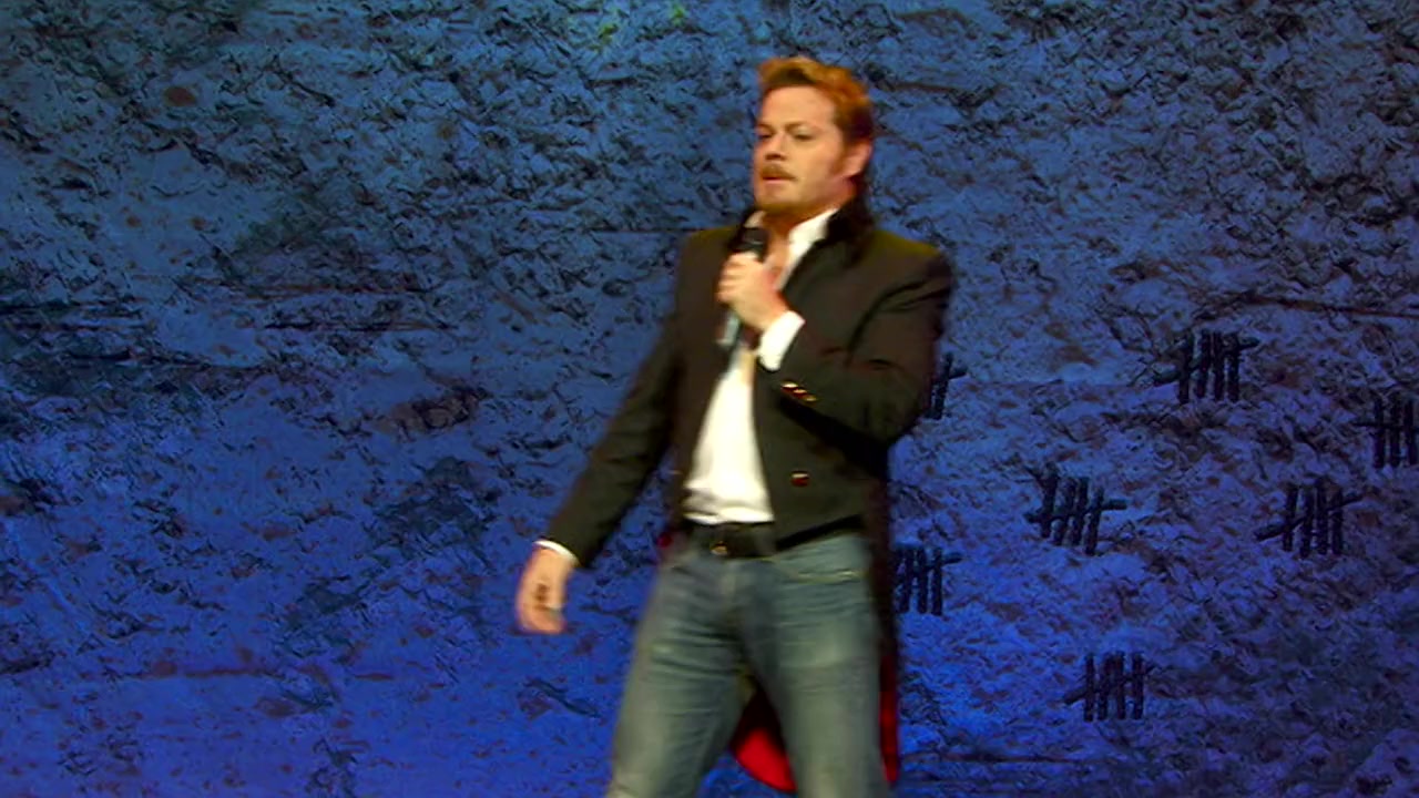 Eddie Izzard: Stripped screenshot 2