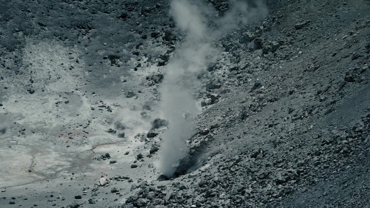 Edith: Porsche's Volcano Ascent screenshot 1