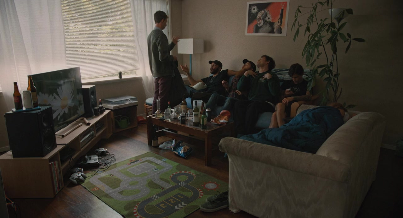 Four Walls screenshot 2