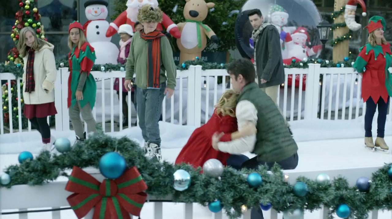 Four Christmases and a Wedding screenshot 1