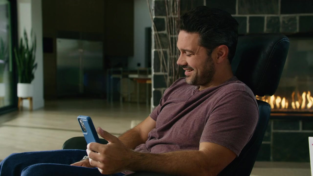 Fourth Down and Love screenshot 3