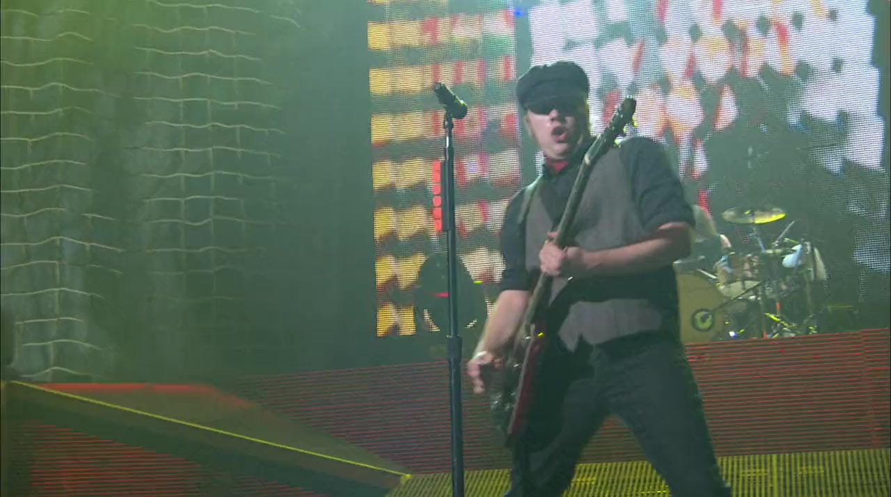 Fall Out Boy: Live from UCF Arena screenshot 1
