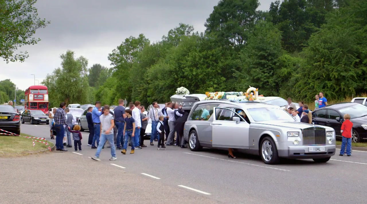 Flashy Funerals screenshot 1