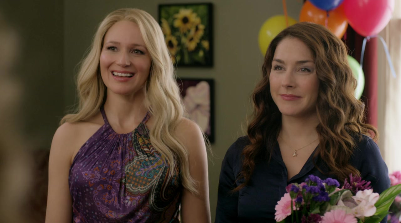 Framed for Murder: A Fixer Upper Mystery screenshot 3
