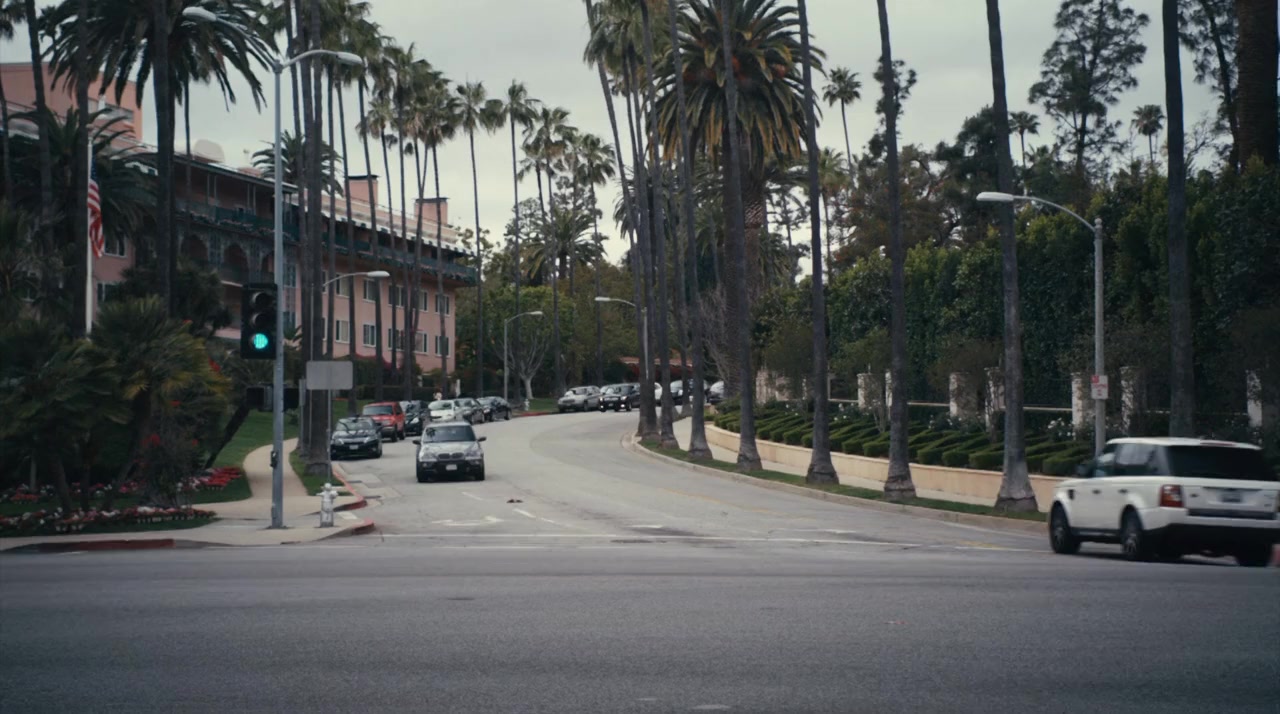 From Prada to Nada screenshot 1