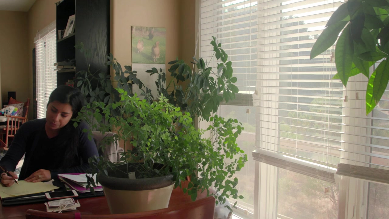 Knots: A Forced Marriage Story screenshot 2