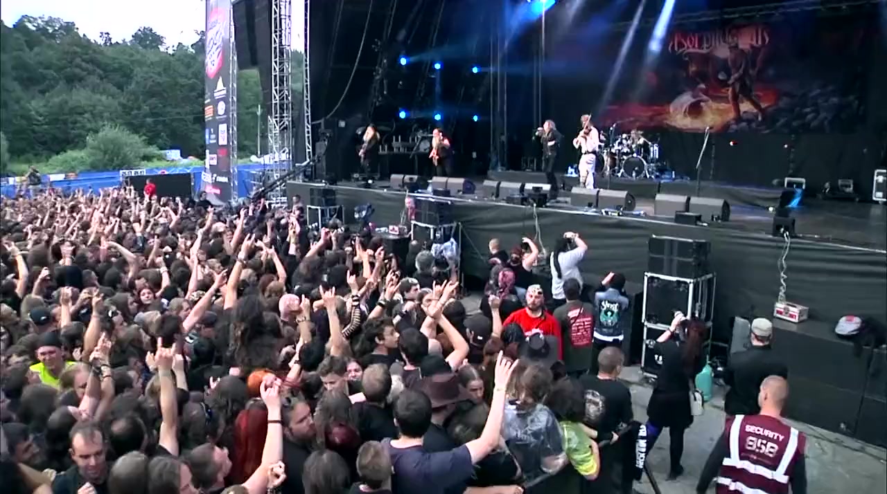 Korpiklaani: Live at Masters of Rock screenshot 3