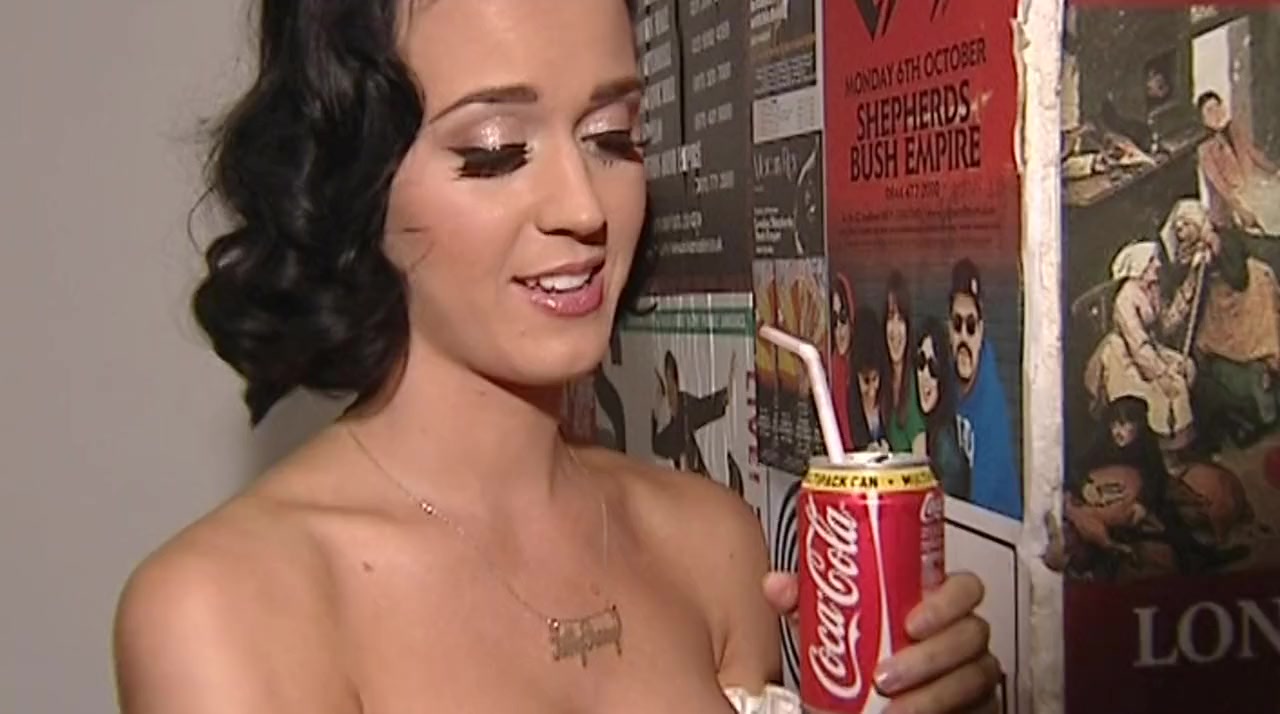 Katy Perry: Getting Intimate screenshot 3