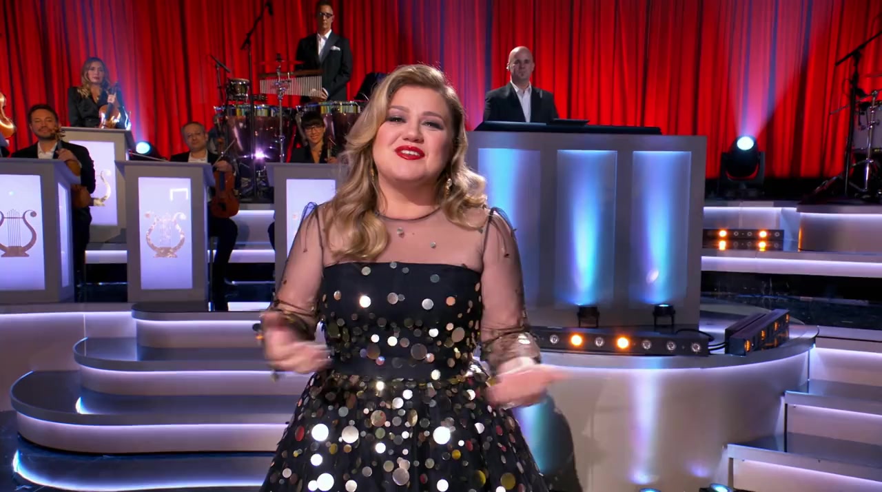 Kelly Clarkson Presents: When Christmas Comes Around screenshot 3