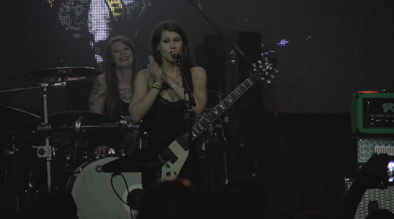 Kittie: Live at the London Music Hall screenshot 2