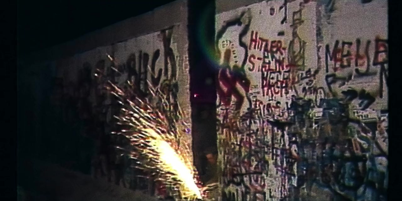 Kiss the Future screenshot 1
