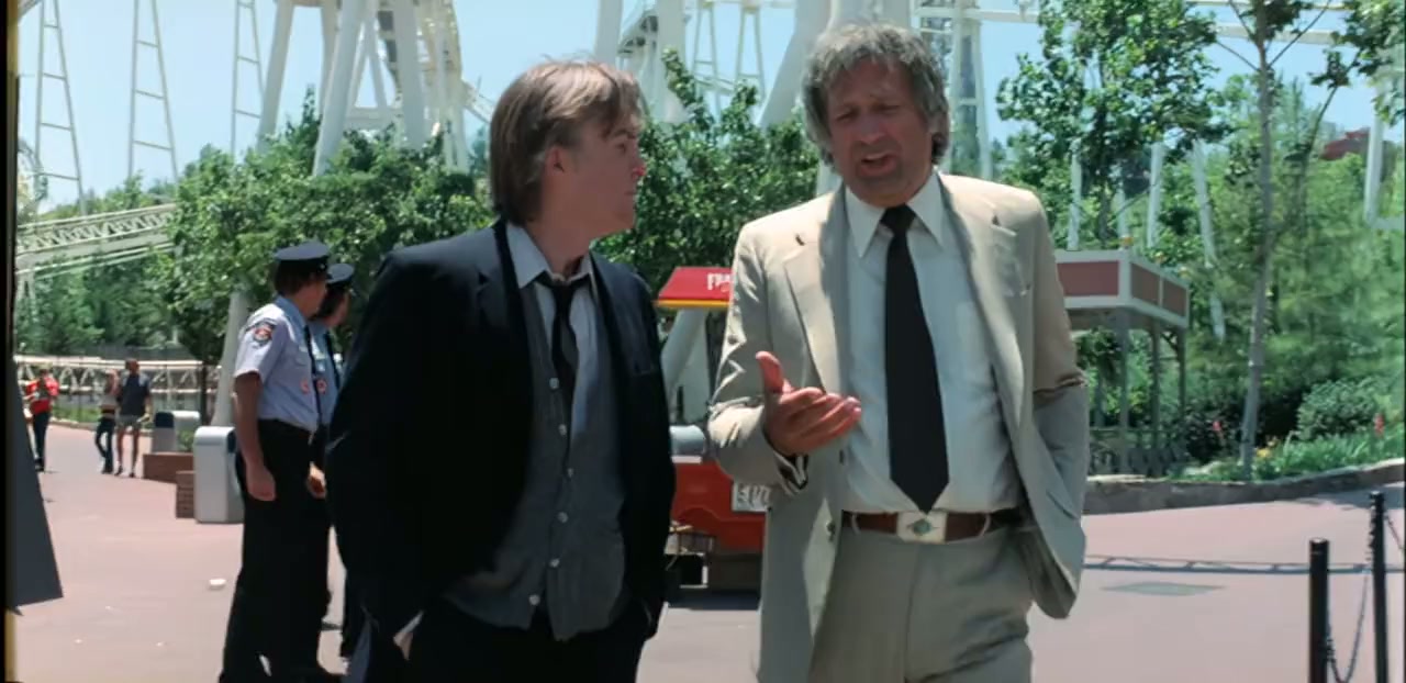 Kiss Meets the Phantom of the Park screenshot 2