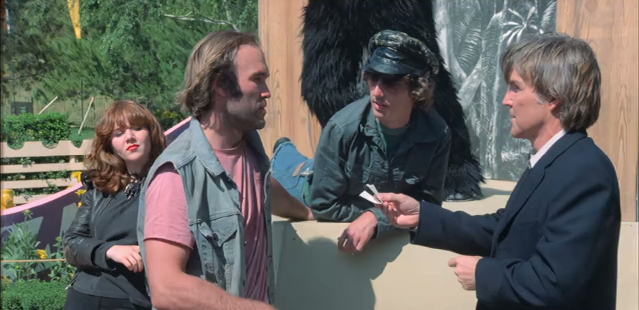 Kiss Meets the Phantom of the Park screenshot 3