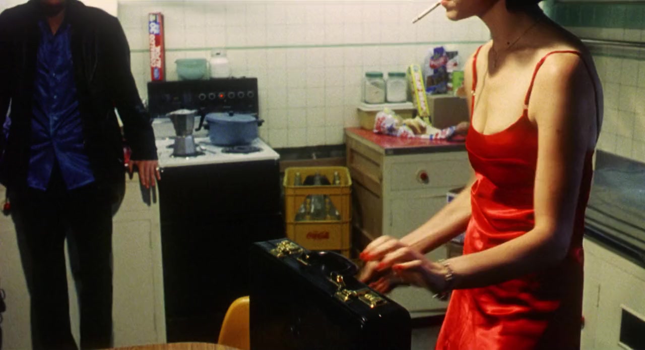 Kiss or Kill screenshot 3