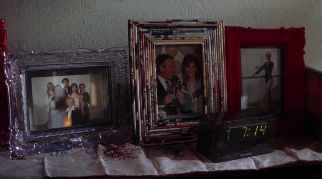Holiday in Handcuffs screenshot 2