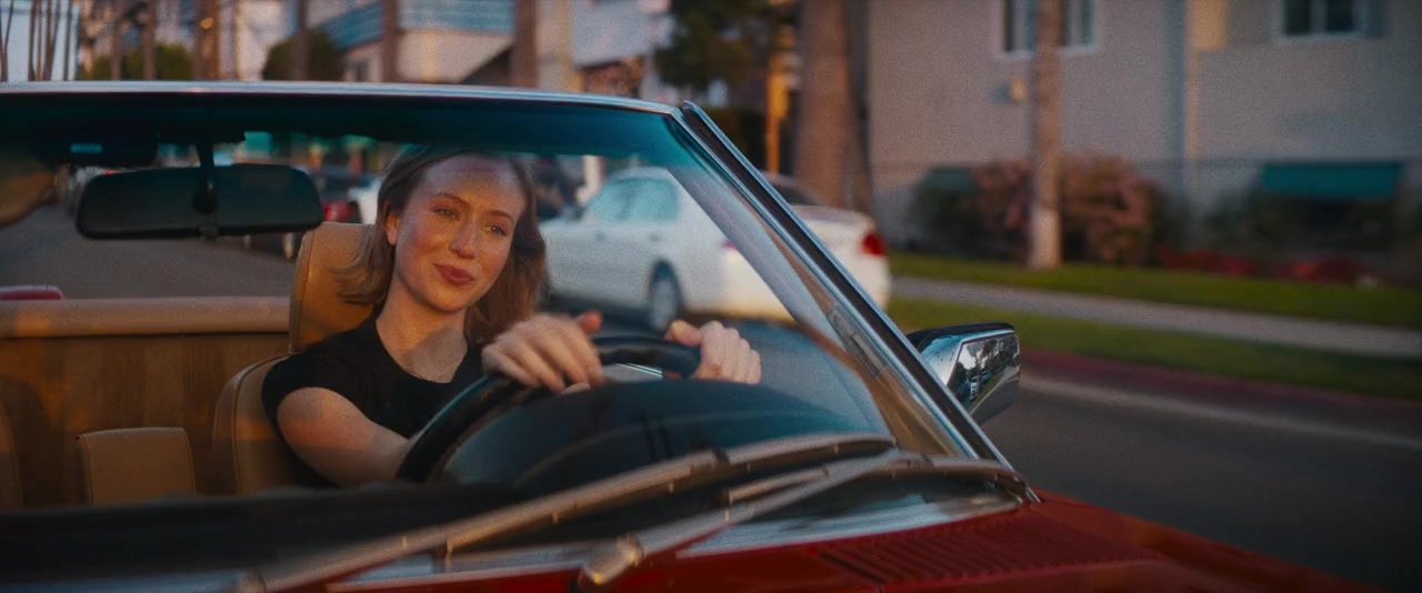 Hannah Einbinder: Everything Must Go screenshot 2