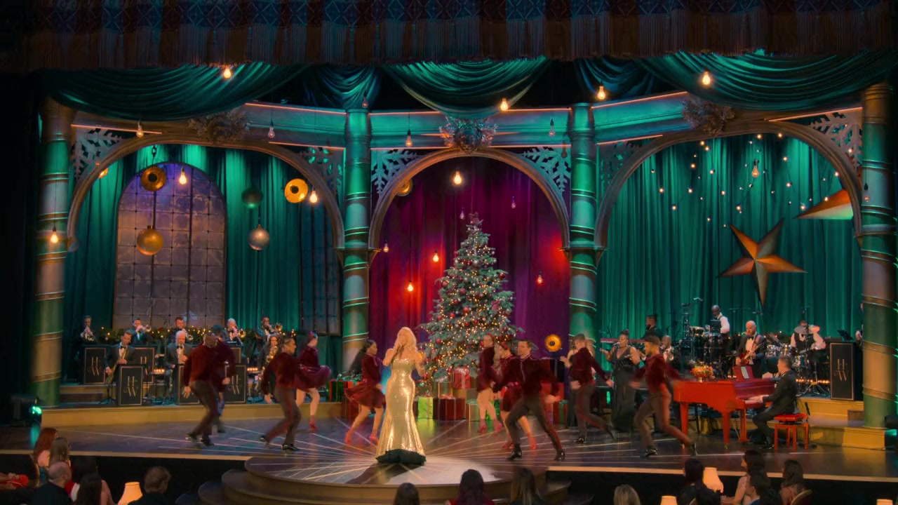 Hannah Waddingham: Home for Christmas screenshot 3