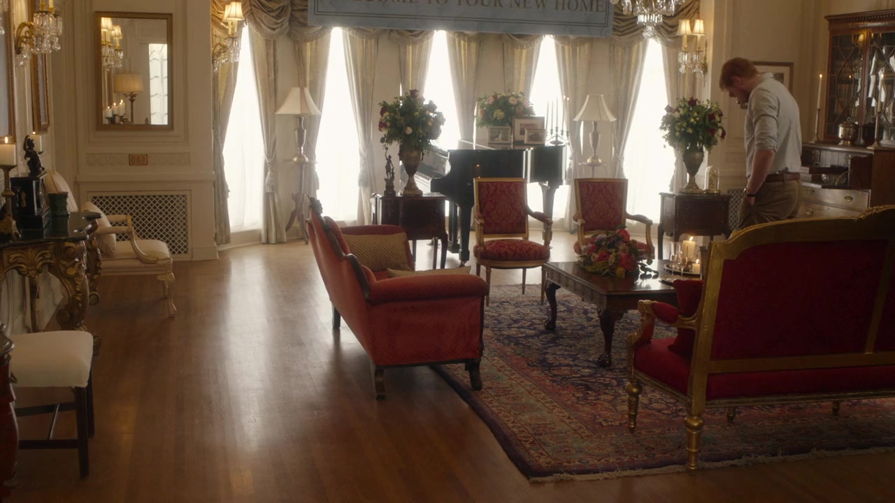 Harry & Meghan: Becoming Royal screenshot 1