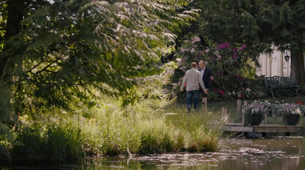 Harry & Meghan: Escaping the Palace screenshot 1
