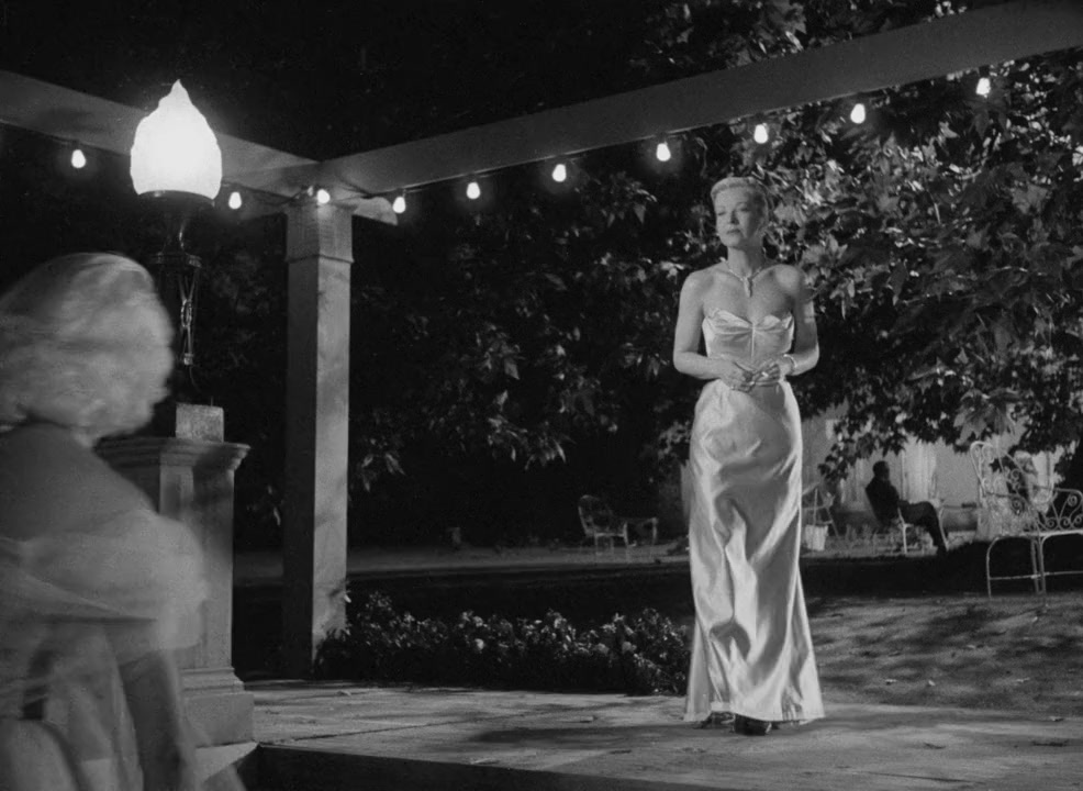 The House Across the Lake screenshot 3