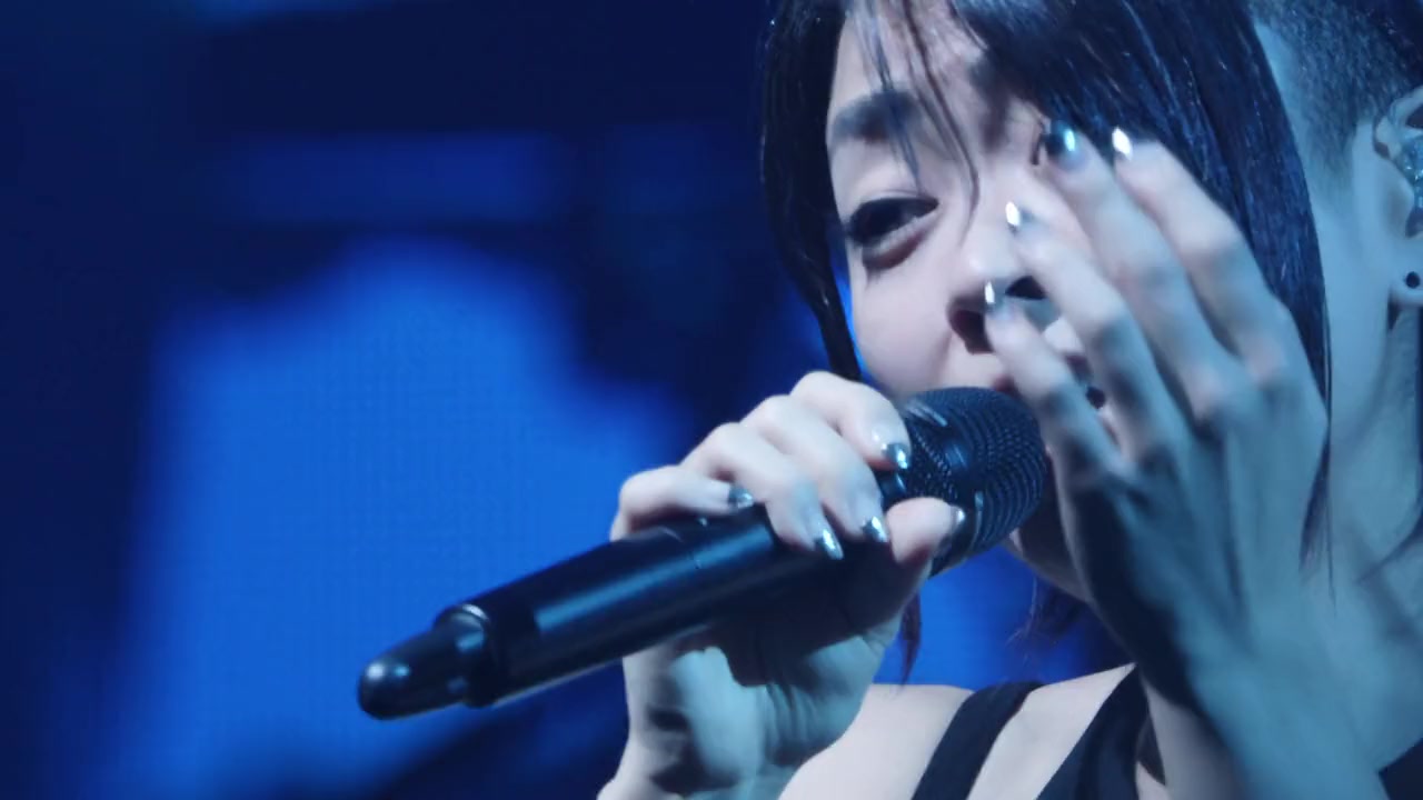 Hikaru Utada: Laughter in the Dark Tour 2018 screenshot 2