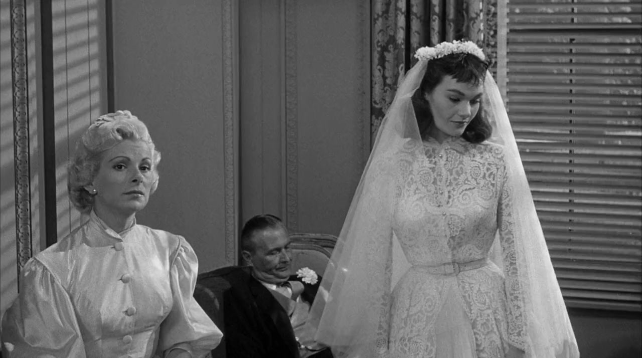 I Married a Monster from Outer Space screenshot 3