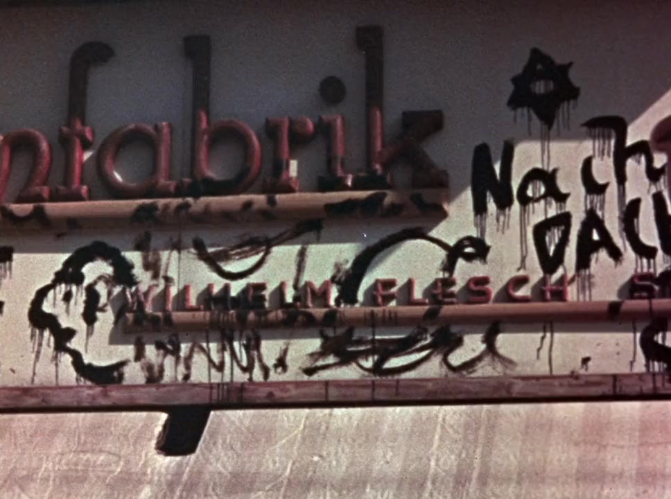 Into the Arms of Strangers: Stories of the Kindertransport screenshot 2