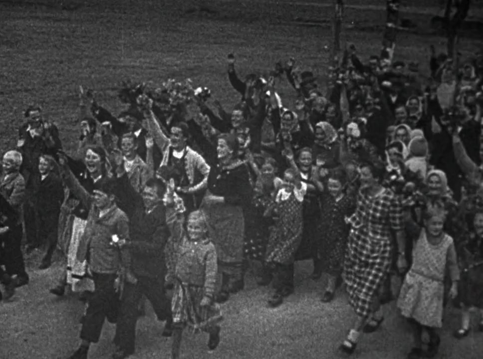 Into the Arms of Strangers: Stories of the Kindertransport screenshot 3