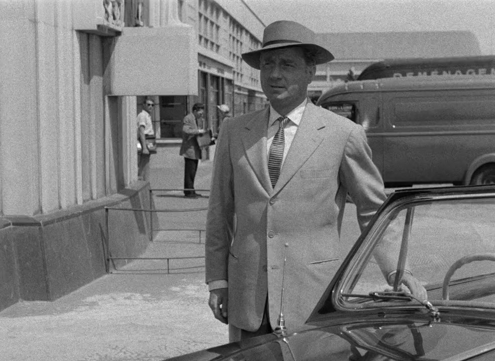 Innocents in Paris screenshot 2
