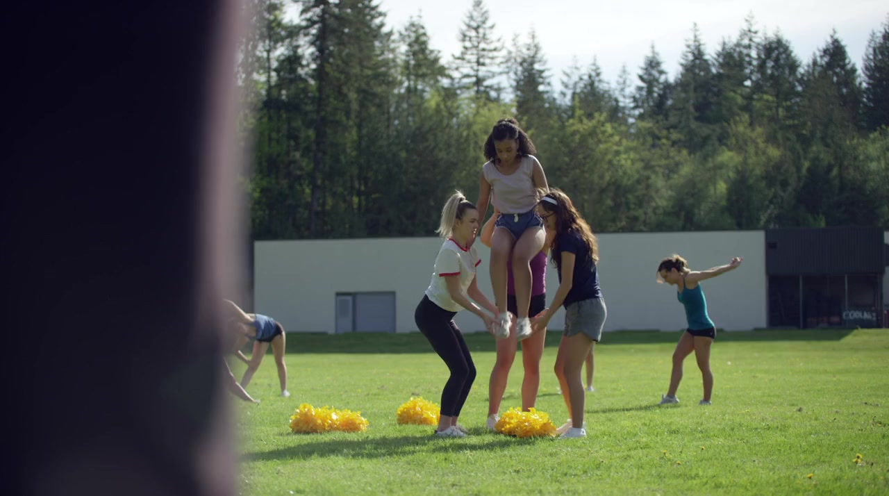 Identity Theft of a Cheerleader screenshot 2