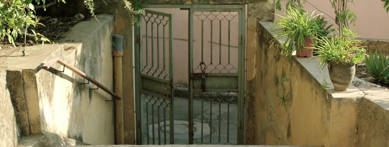 It Must Be Heaven screenshot 2