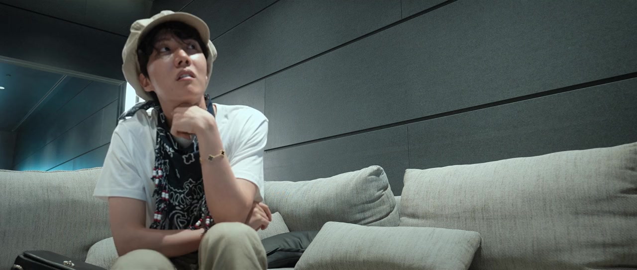 J-hope in the Box screenshot 2