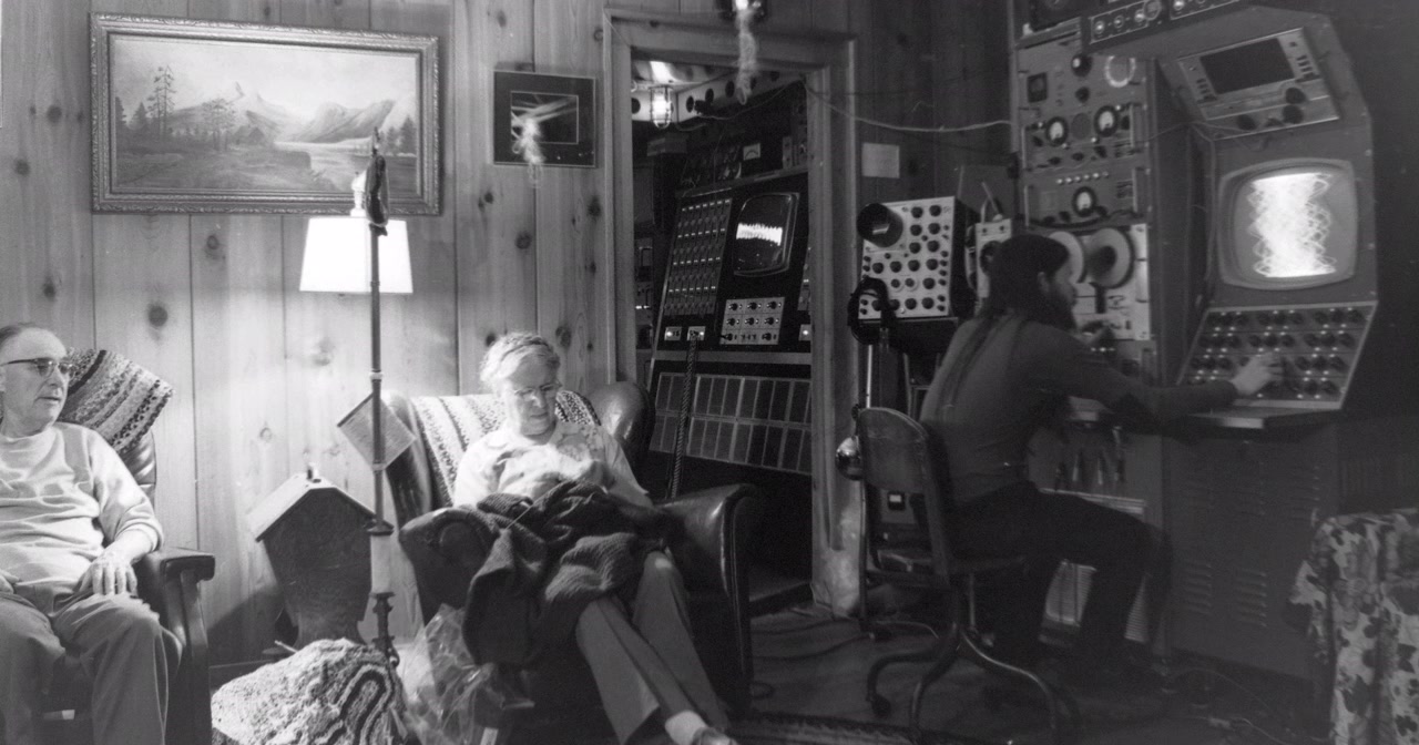 John Was Trying to Contact Aliens screenshot 3